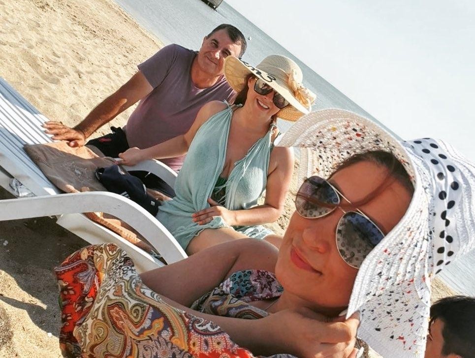 Xatirə çimərlik fotolarını yaydı 